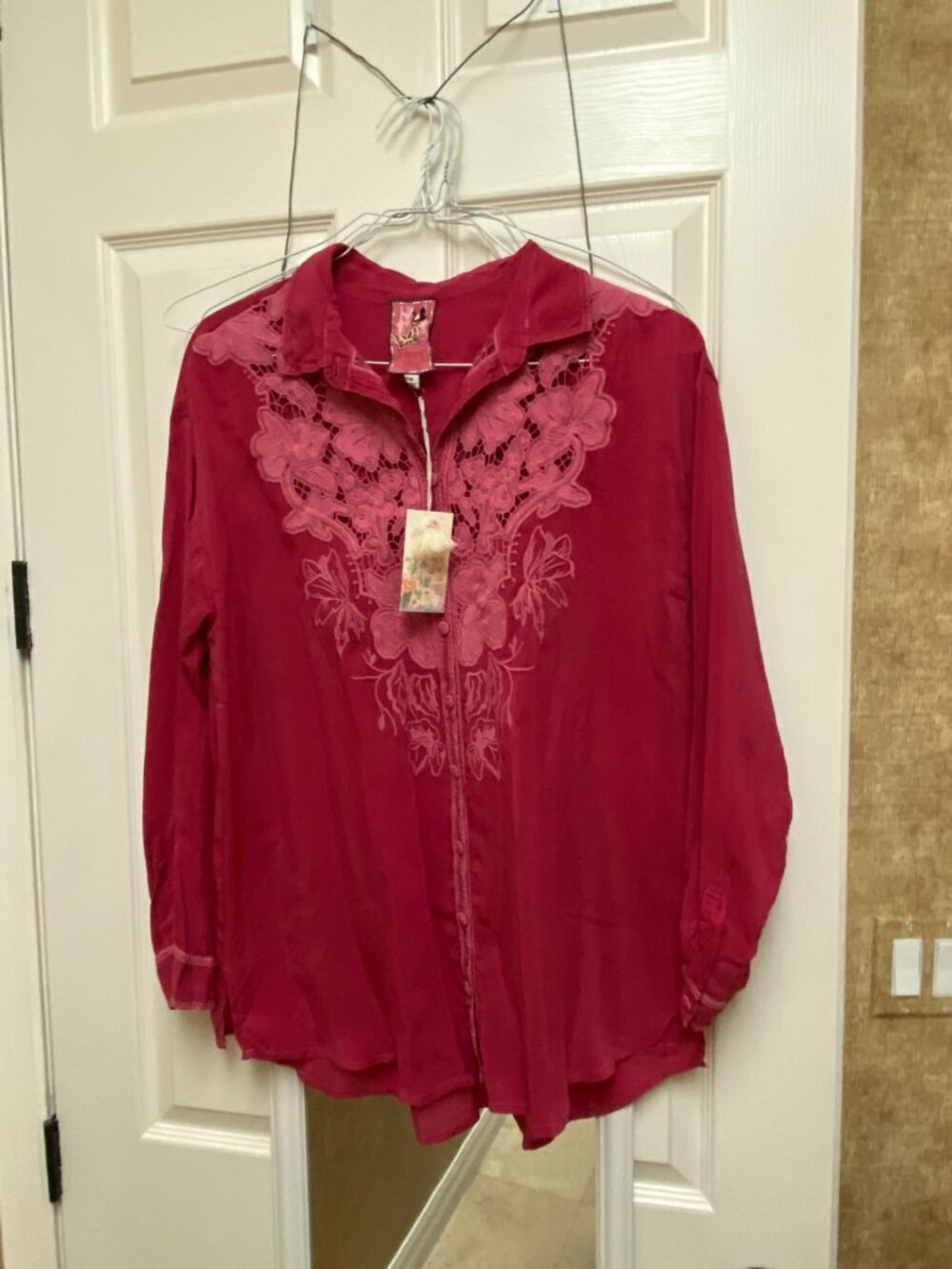 NWT Johnny Was Gillian Embroidered Cutwork Floral Oversized ButtonUp w/cami M